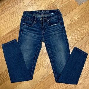 AMERICAN EAGLE super stretch skinny jeans size 2